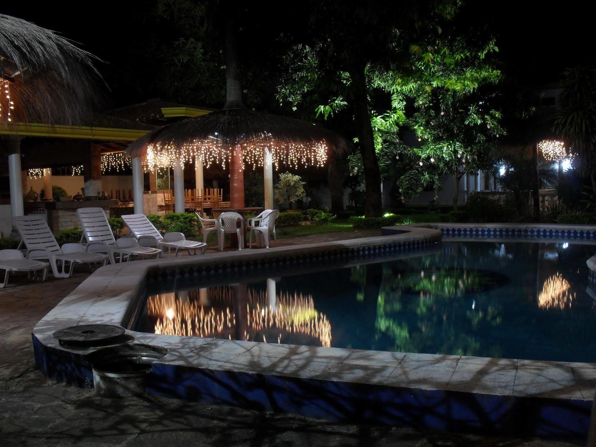 Ross Char Hotel Assunção Exterior foto